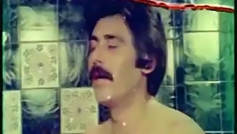 Turkish Girls Show Off Their Sexy Curves And Kiss In Hd Video