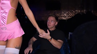 Seductive Stripper Pleasures A Hard Penis In Vip Room