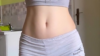 Petite Teen Gets Dildoed In Hot Solo Video