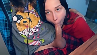 Die Schwester Vom Videospiel Hat Eine Leidenschaft Für Den Oralsex