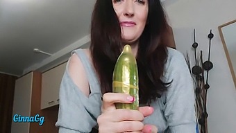Female Ejaculation And Fisting: A Woman'S Intense Orgasm